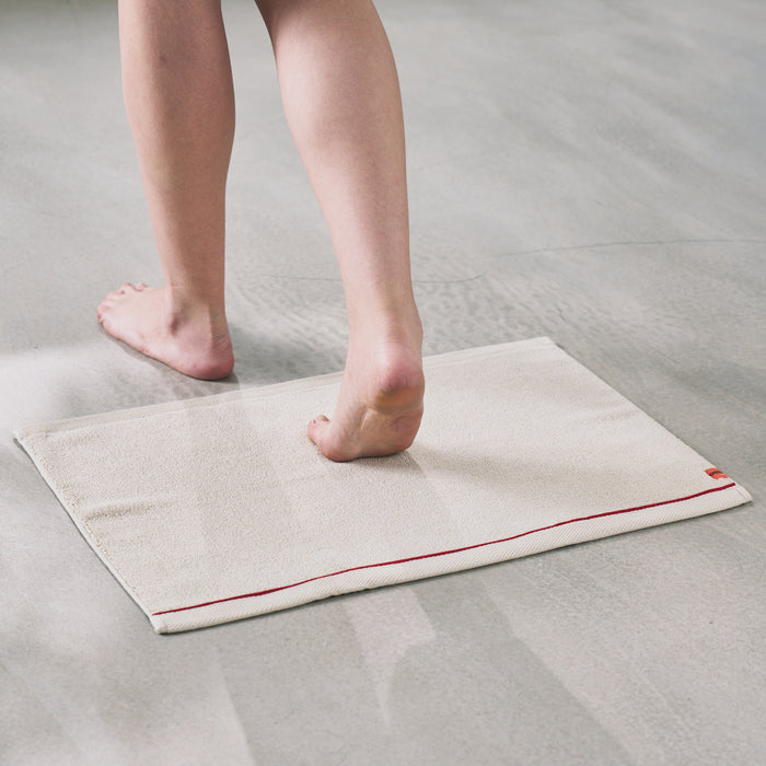 おしゃれバスマット〈ベージュ〉洗えるタオル地の足拭き・風呂マット